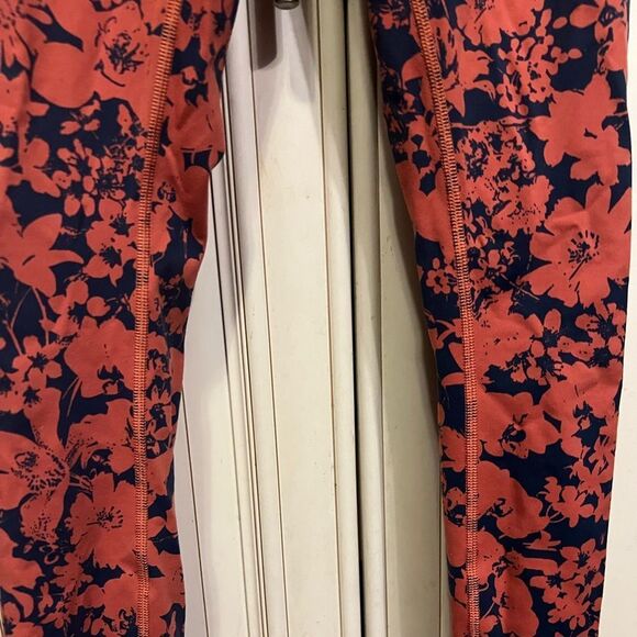 Lululemon All You Do Crop *19"
Efflorescent Dark Canyon Onyx Blue Sz 6 - Picture 2 of 10